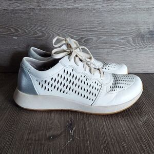 Dansko Charlie Laser Cut White Perforated Leather Sneakers 38 (7.5-8)
